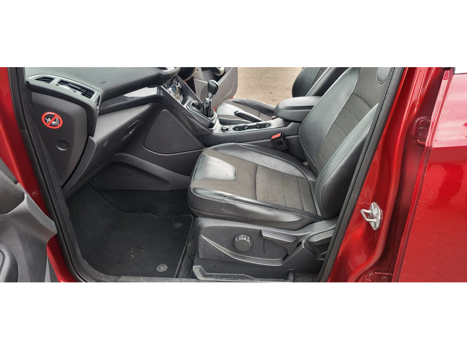 2015 Ford Kuga - image 22