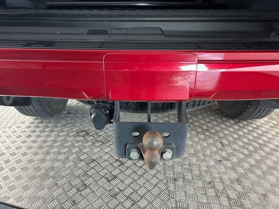 2023 Toyota Landcruiser - image 18