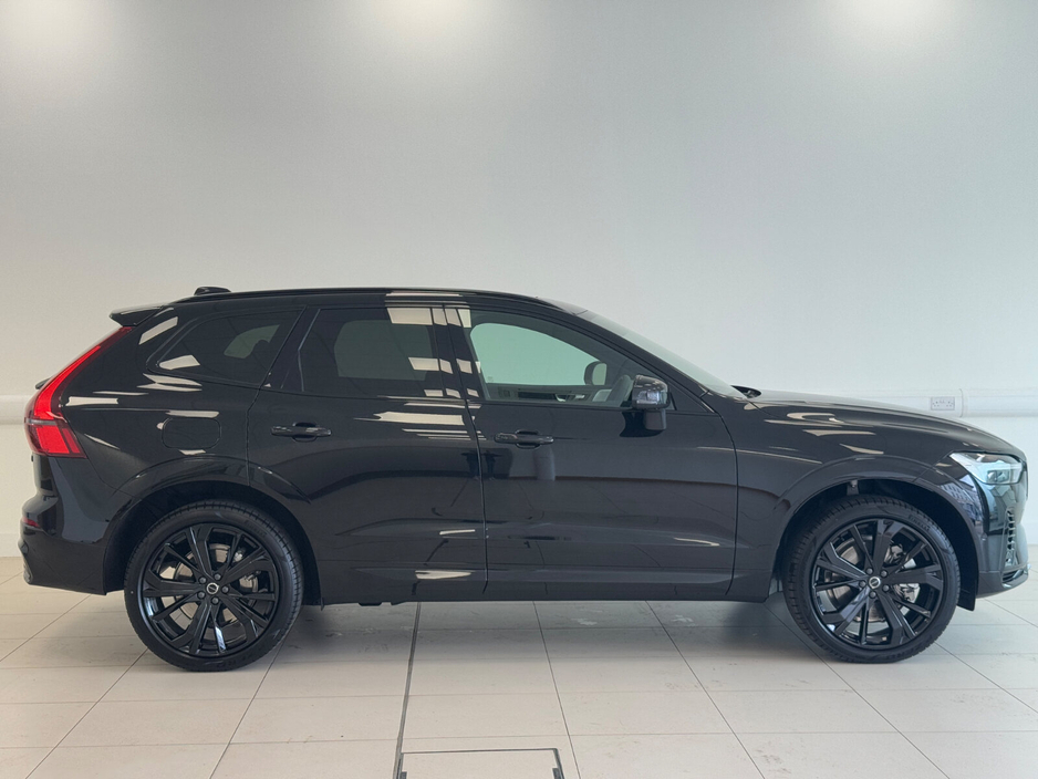 2026 Volvo XC60 - image 3