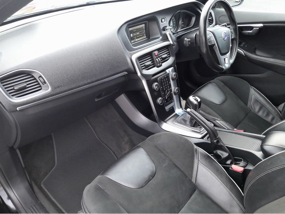 2016 Volvo V40 D2 R-DESIGN ED 5DR