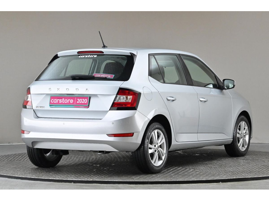 2020 Skoda Fabia - image 9