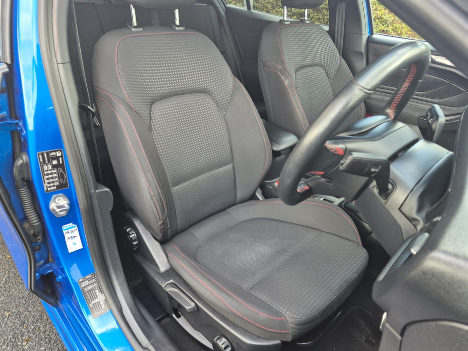 2020 Ford Focus - image 21