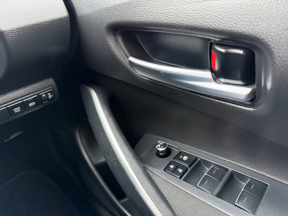 2023 Toyota Corolla - image 10