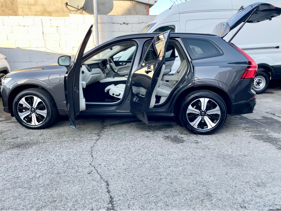 2023 Volvo XC60 - image 28