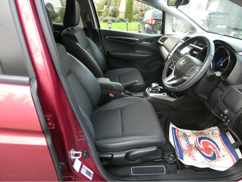 2018 Honda Fit - image 8