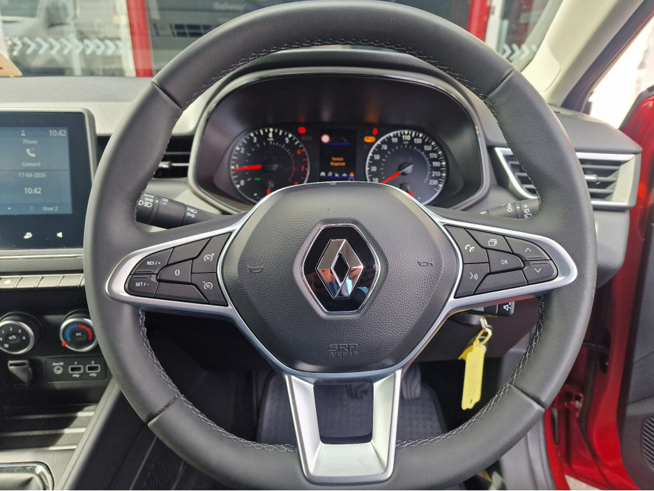 2022 Renault Clio - image 16