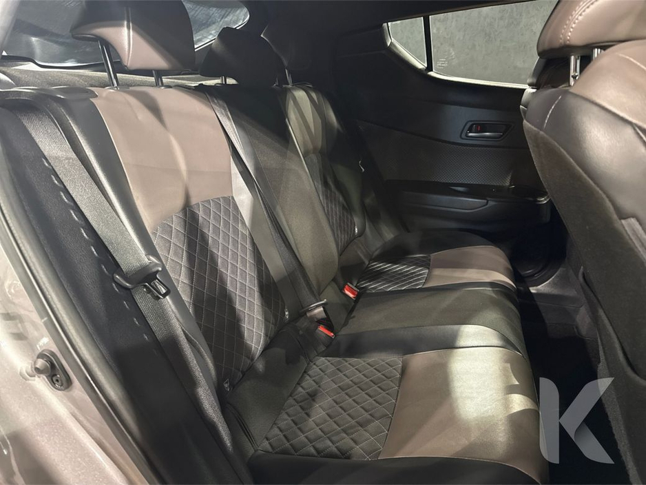 2020 Toyota C-HR - image 14