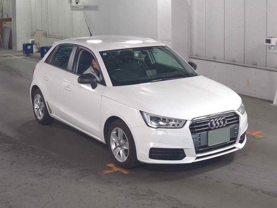 2015 Audi A1 - image 3