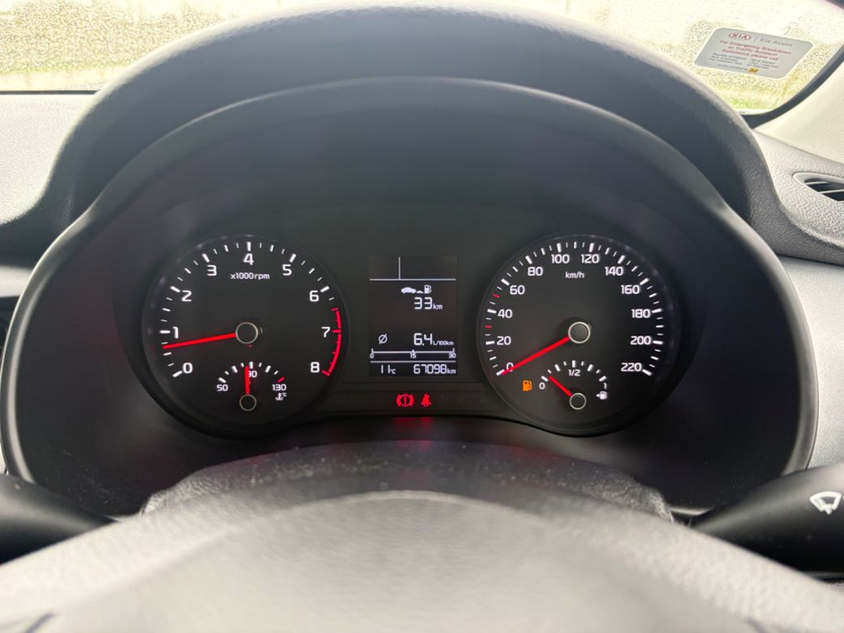 2020 Kia Stonic - image 13