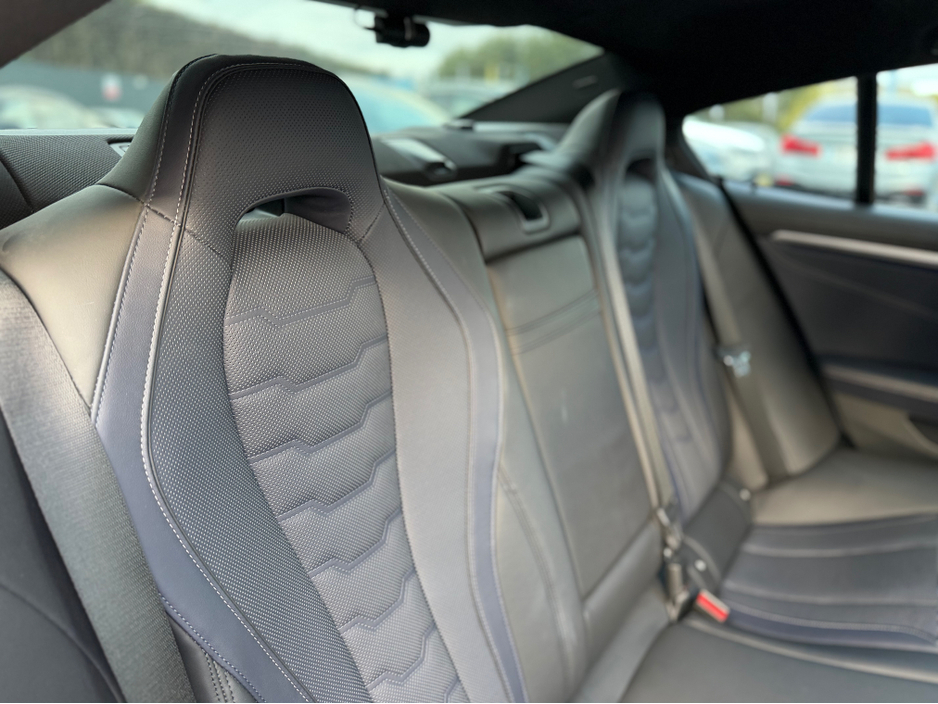 2020 BMW 8 Series - image 32