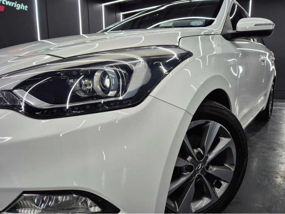 2017 Hyundai i20 - image 10