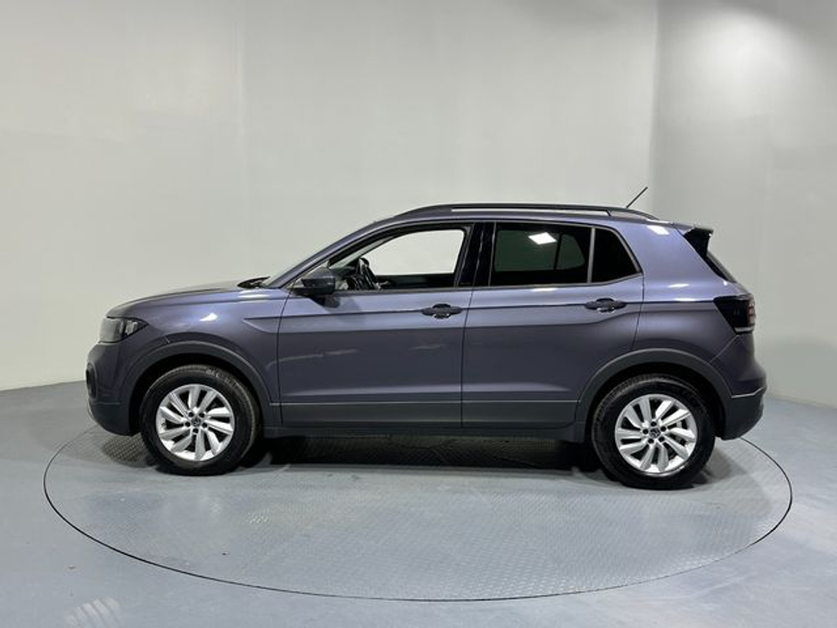 2023 Volkswagen T-Cross - image 4