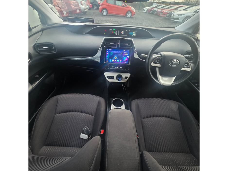 2018 Toyota Prius - image 17