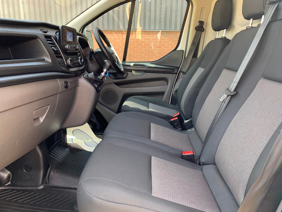 2021 Ford Transit Custom - image 13