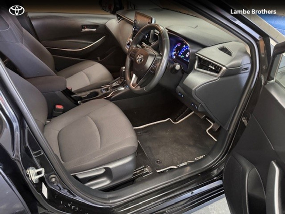 2023 Toyota Corolla - image 9
