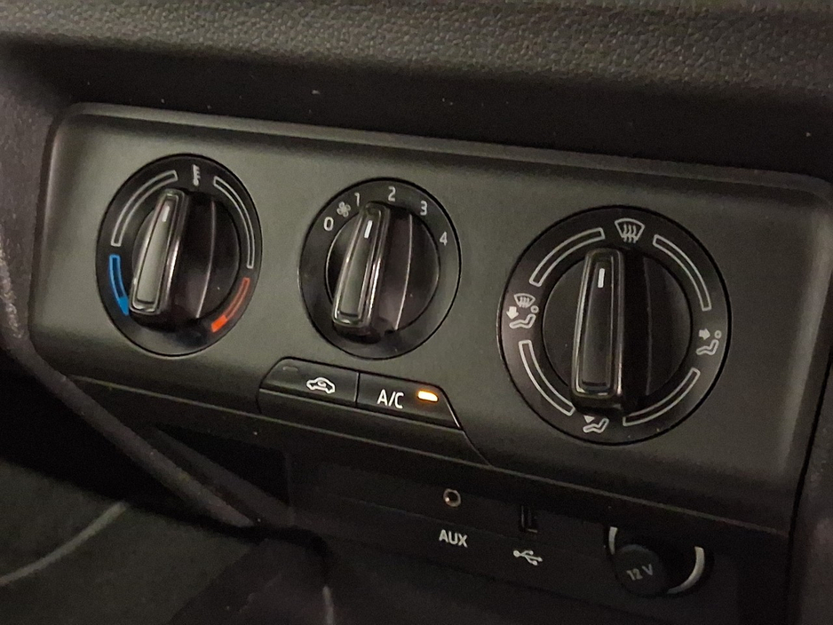 2015 Skoda Fabia - image 12