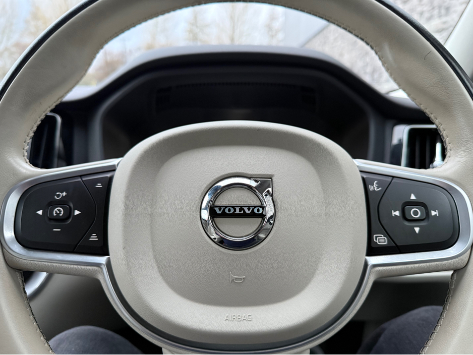 2021 Volvo XC60 2.0D MOMENTUM 5DR AUTO €38,950