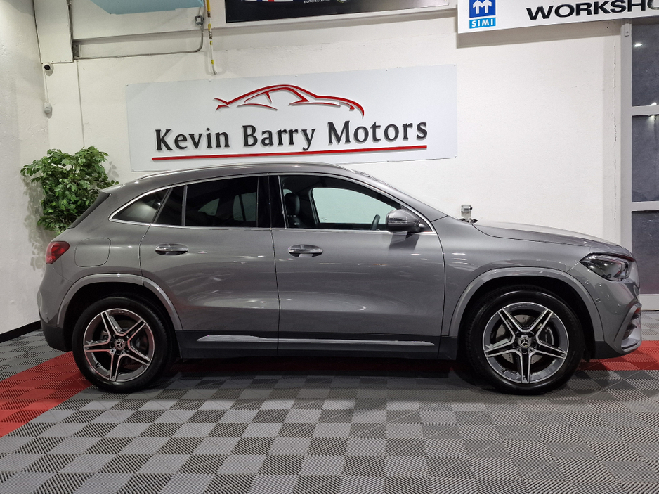 2023 Mercedes-Benz GLA Class 250E AMG LINE PREMIUM (PLUG IN HYBRID) AUTOMATIC **ONE OWNER / APPLE CARPLAY & ANDROID AUTO / BLIND SPOT ASSIST / HEATED FRONT SEATS / SAT NAV / REVERSE CAMERA / WIRELESS PHONE CHARGING** €40,900