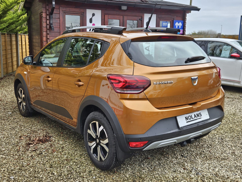 2021 Dacia Sandero Stepway - image 8