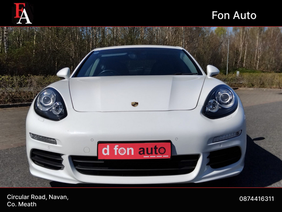 2015 Porsche Panamera - image 10