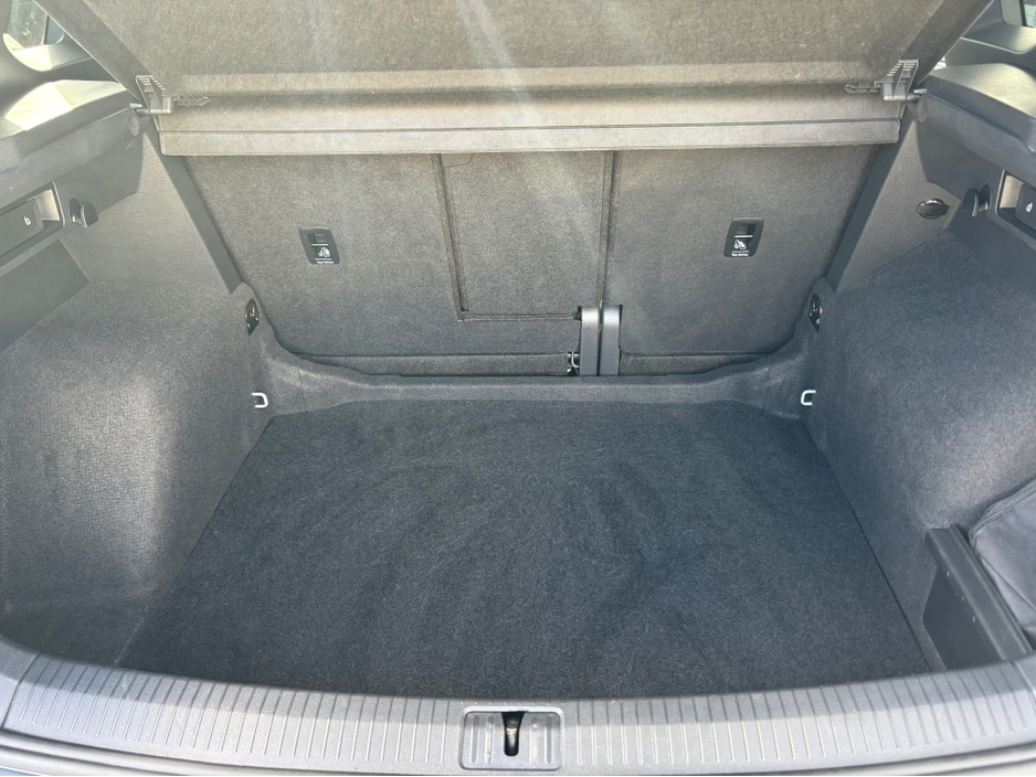 2022 Volkswagen Tiguan - image 20