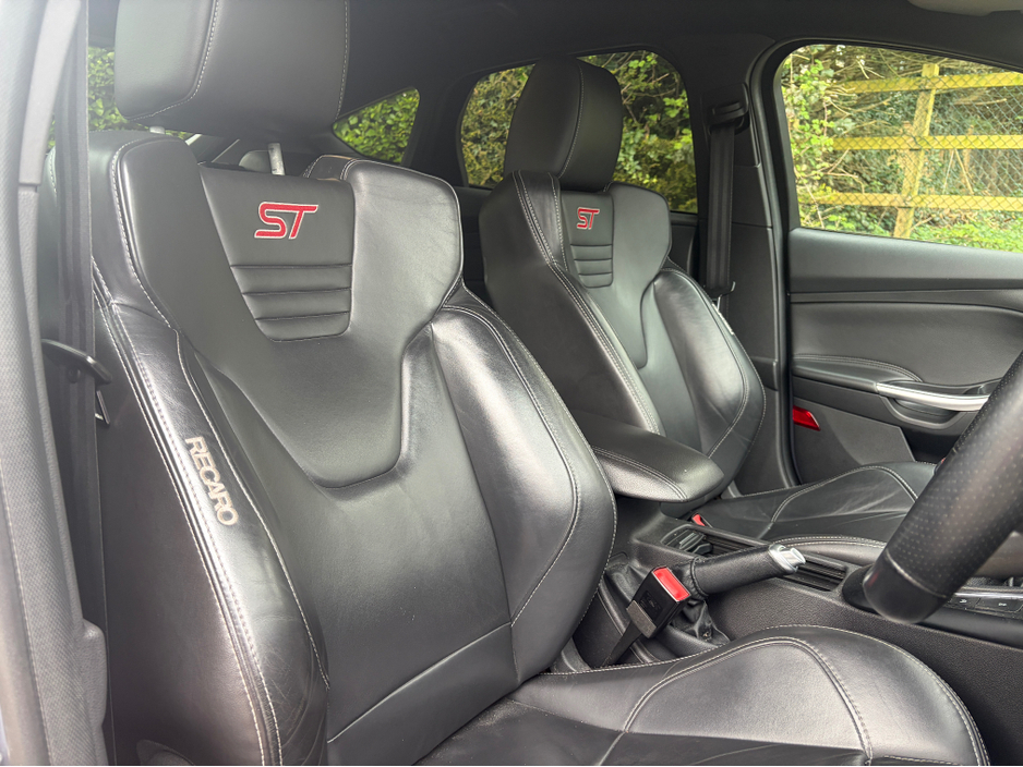 2017 Ford Focus - image 13