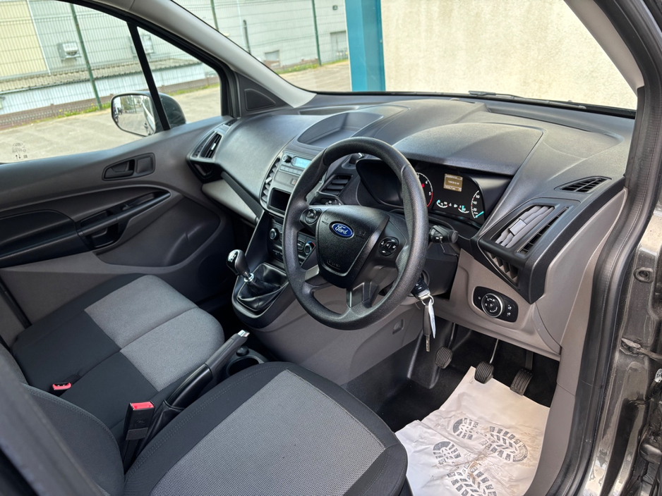 2022 Ford Transit Connect - image 9