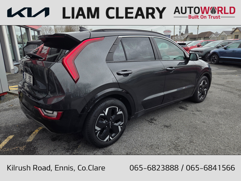 2023 Kia Niro - image 3