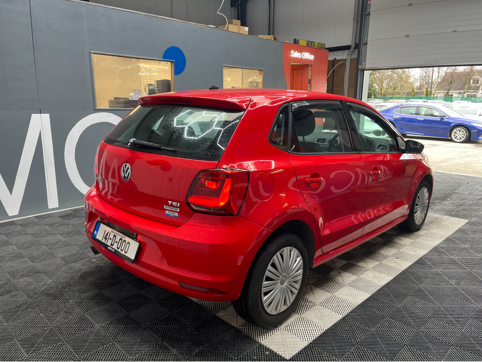 2014 Volkswagen Polo - image 2