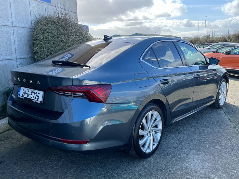 2021 Skoda Octavia - image 4