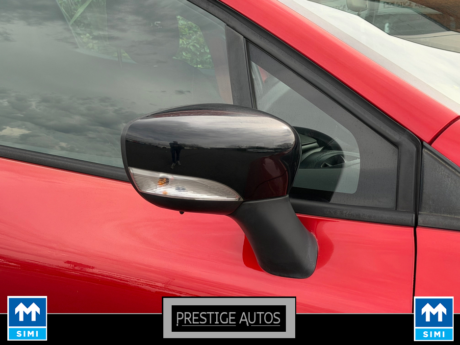 2014 Renault Clio - image 36