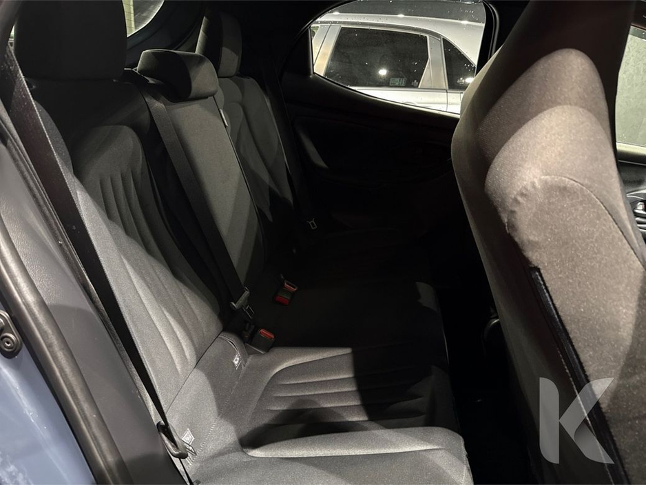 2024 Toyota Yaris - image 12