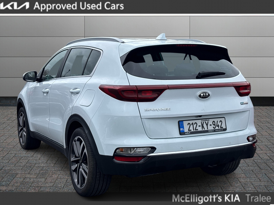 2021 Kia Sportage - image 2