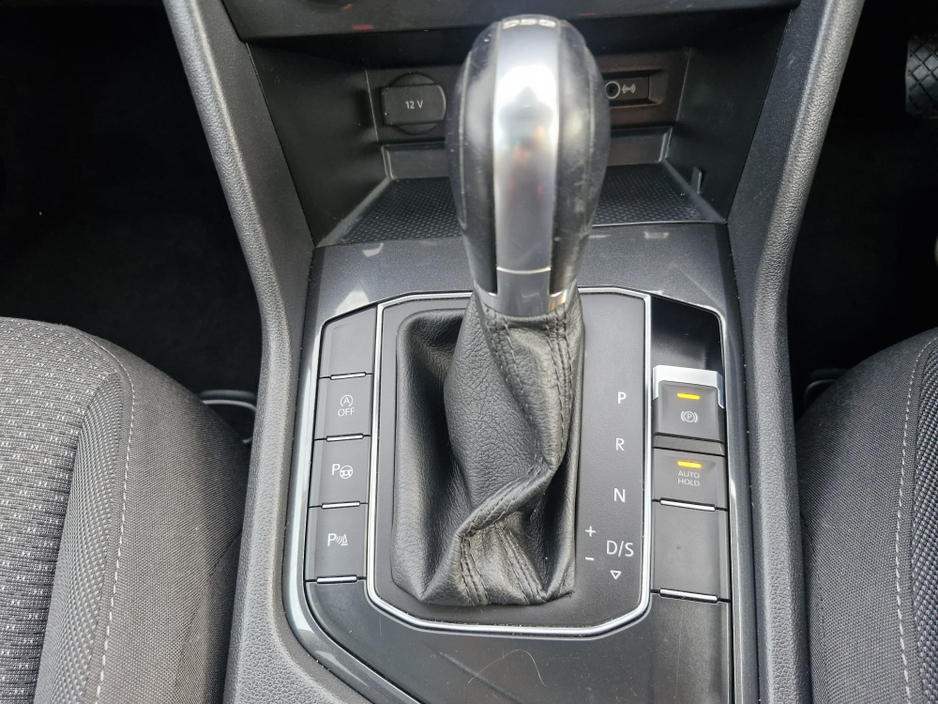 2019 Volkswagen Tiguan - image 10