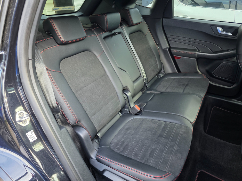 2022 Ford Kuga - image 14