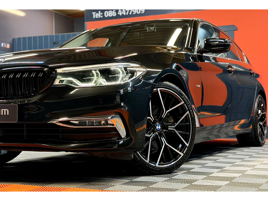 2017 BMW 5 Series - image 8