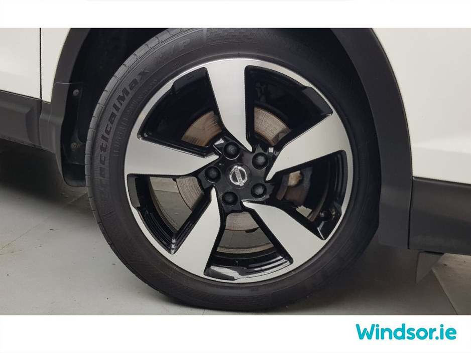 2017 Nissan Qashqai 1.2 PET SV PREMIUM €17,995