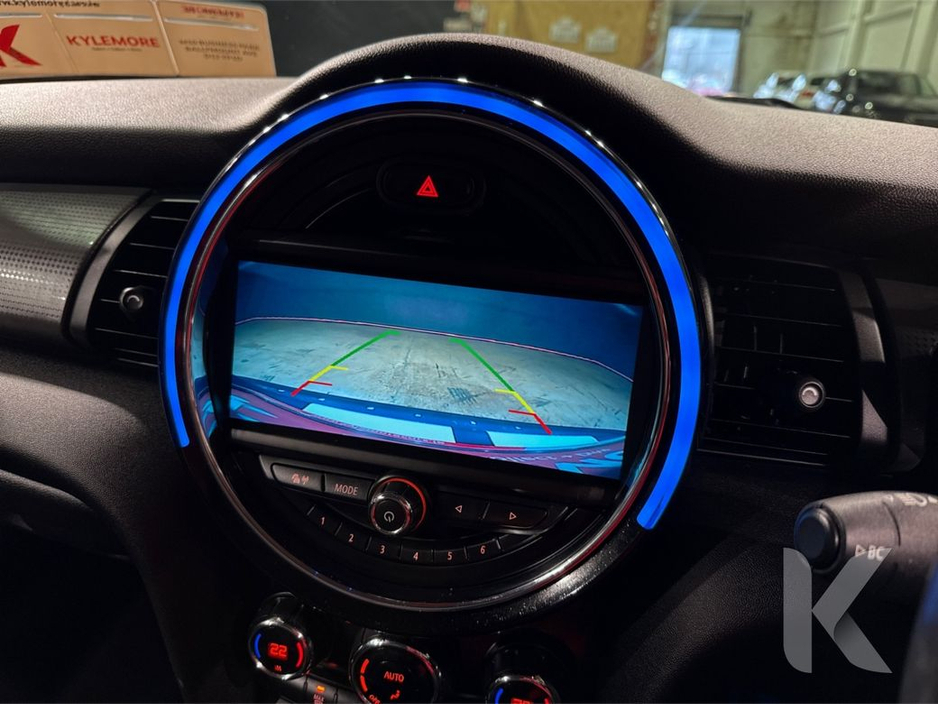 2017 MINI Cooper 1.5 AUTOMATIC - BLUE 2 TONE - FACTORY ALLOY WHEELS - REAR CAMERA €14,950