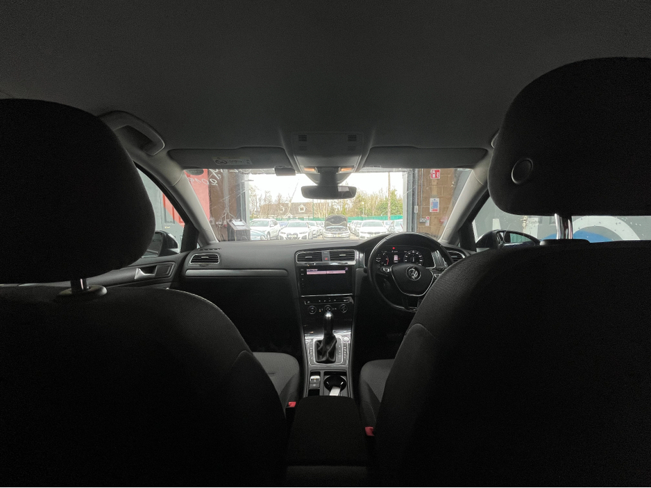 2019 Volkswagen Golf - image 13