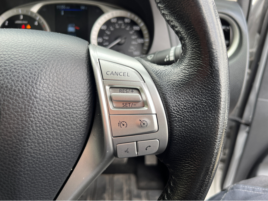2019 Nissan Navara - image 25