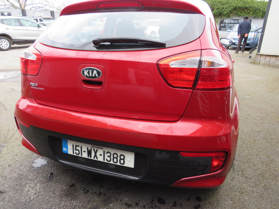 2015 Kia Rio - image 4