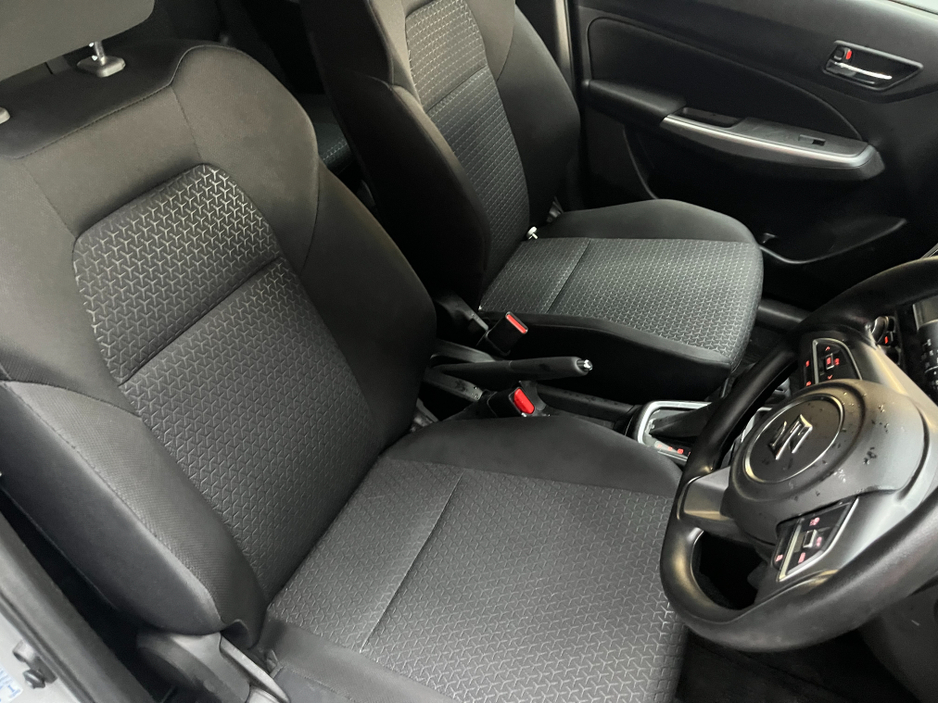 2022 Suzuki Swift - image 9