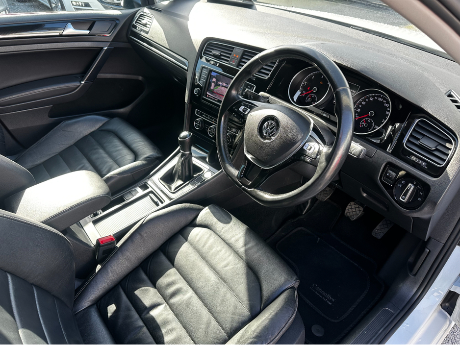 2017 Volkswagen Golf - image 11