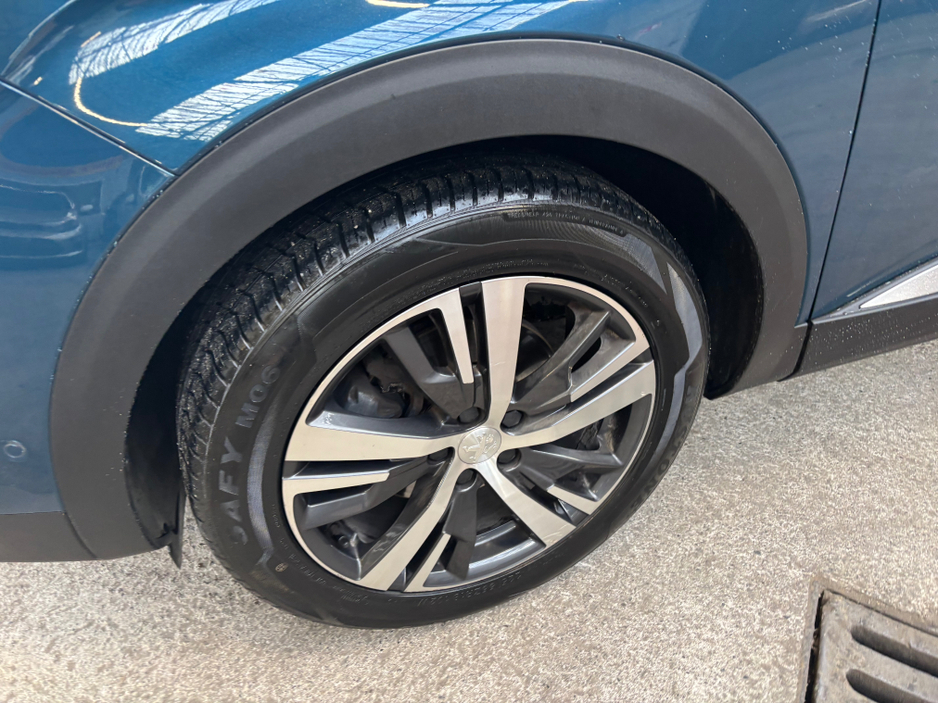 2022 Peugeot 5008 - image 6