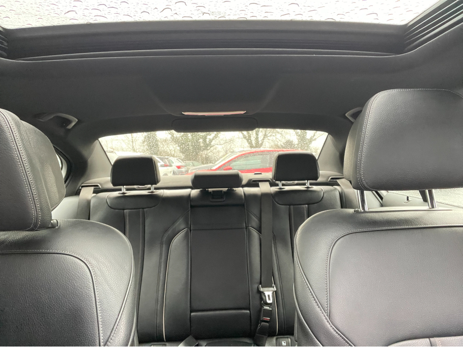 2021 BMW 5 Series - image 10