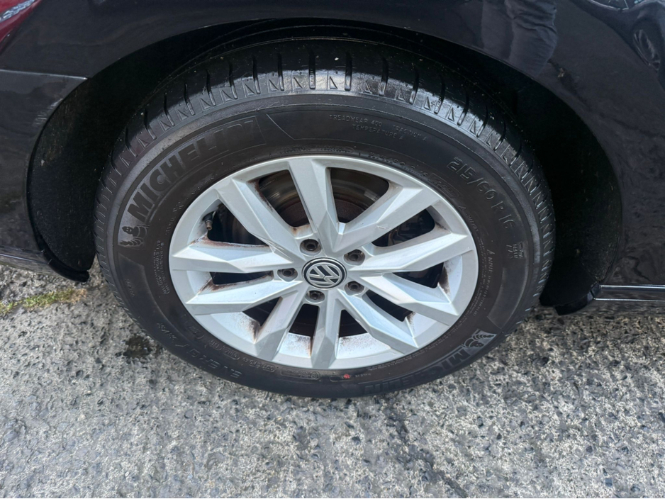 2015 Volkswagen Passat COMFORTLINE 1.6 TDI MANUAL 6SPEED FWD 120HP 4DR €9,990