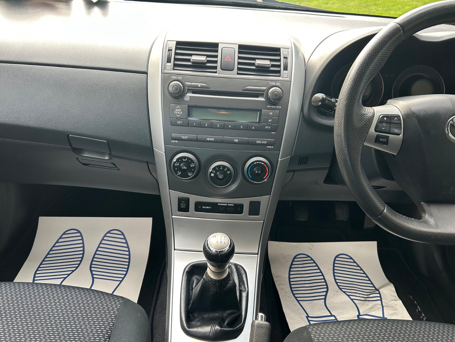 2011 Toyota Corolla - image 17