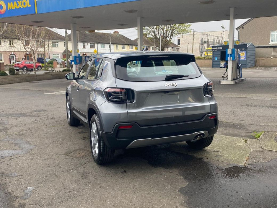 2026 Jeep Avenger - image 9