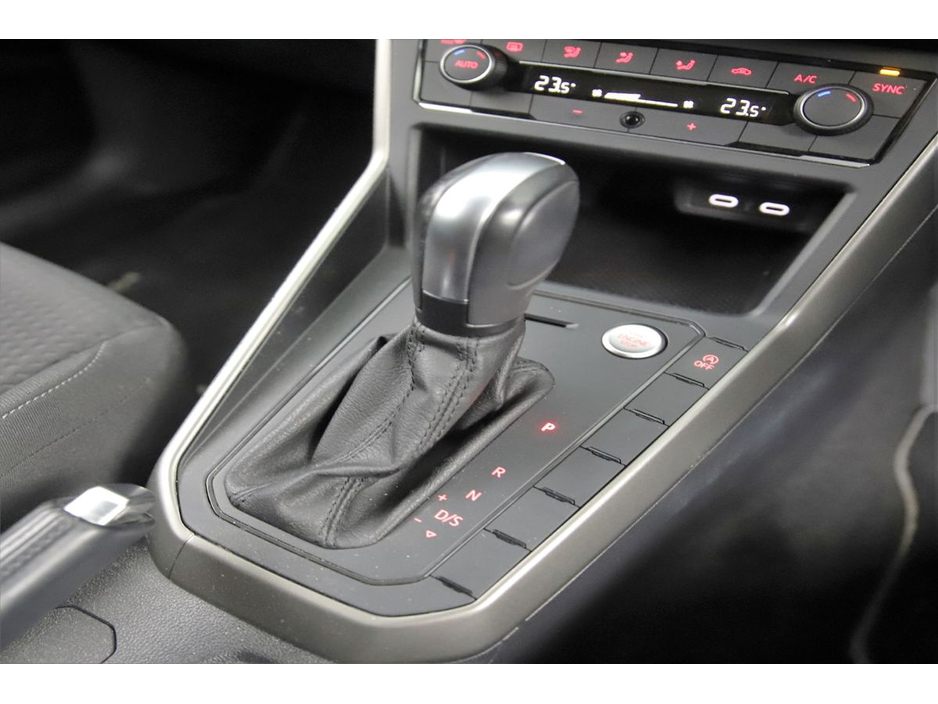 2021 Volkswagen Polo - image 20