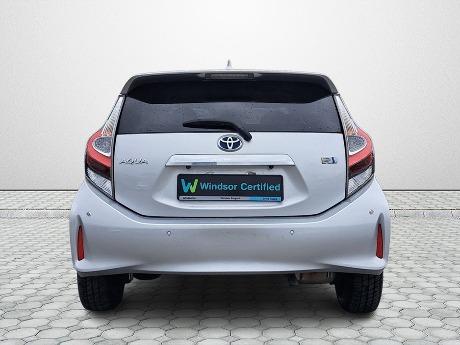 2020 Toyota Aqua - image 6